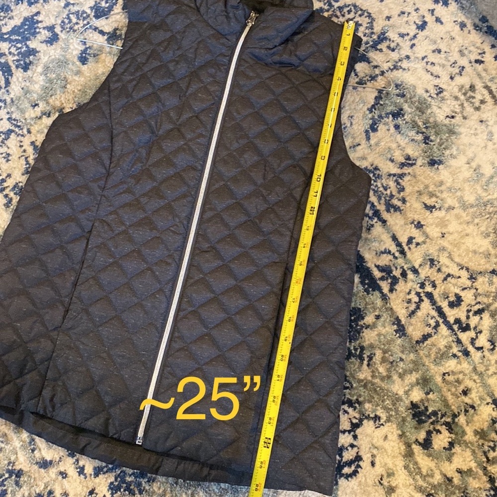 Banana Republic Puffer Medium Vest Dark Gray with speckled pattern - Picture 11 of 14
